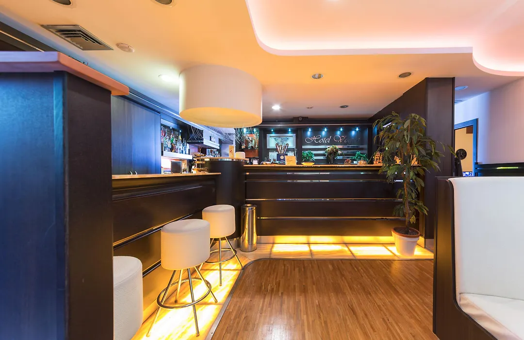 Hotel Vogue-1
