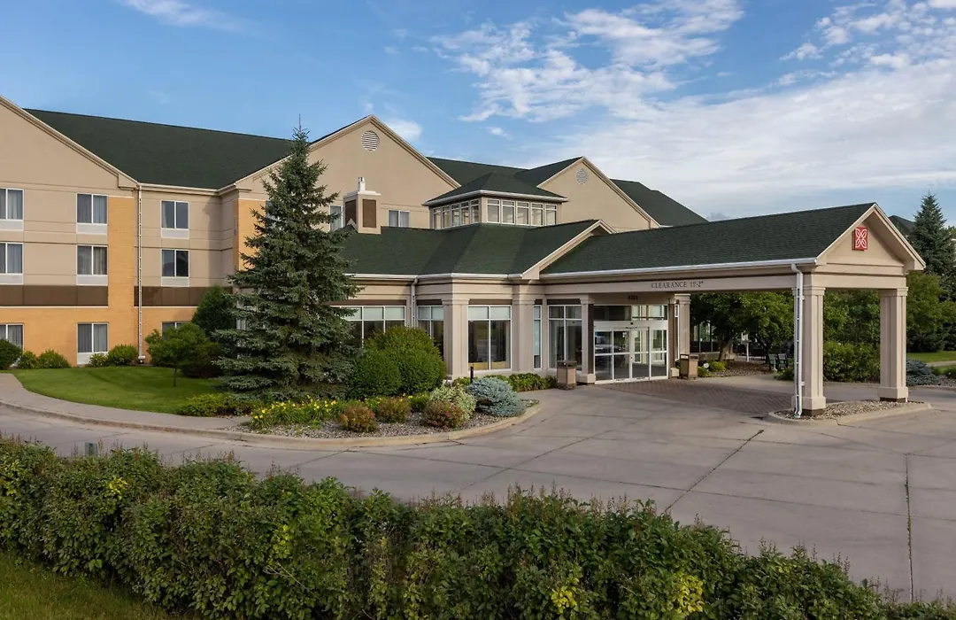 Hilton Garden Inn Grand Forks-Und-1