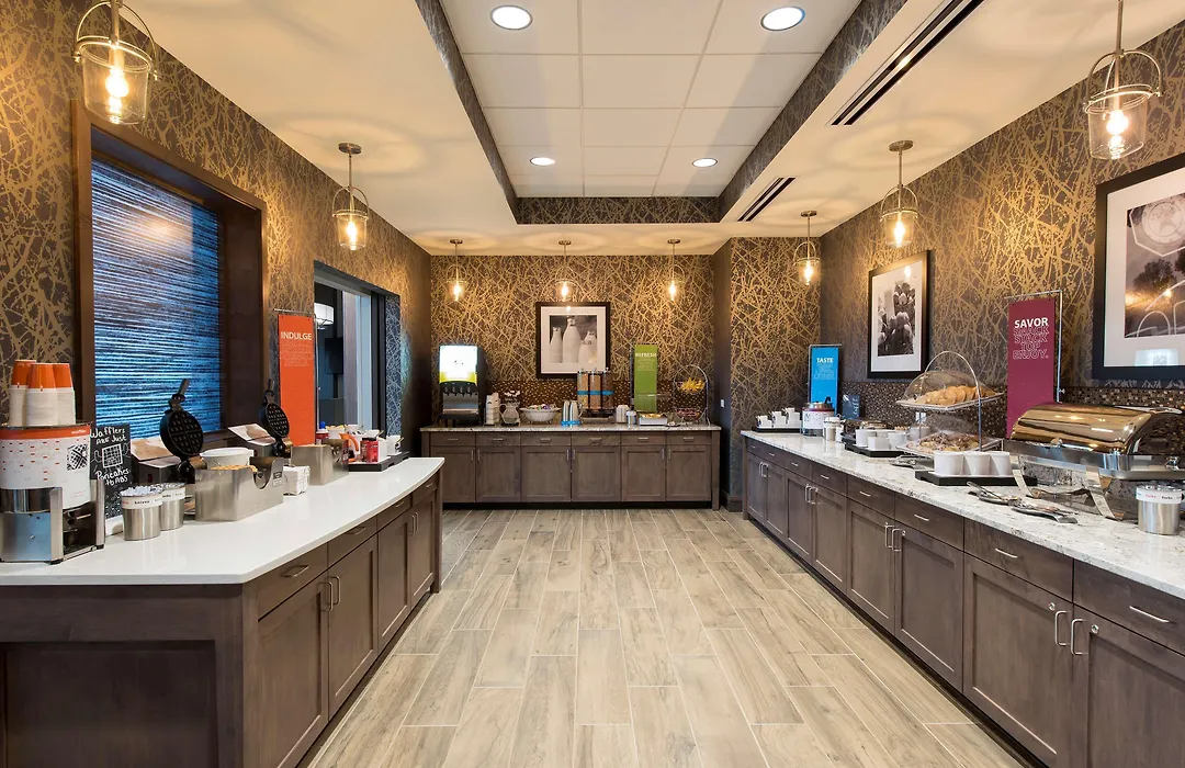 Hampton Inn & Suites Grand Rapids Downtown-1