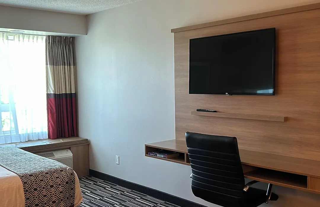 Microtel Inn & Suites By Wyndham Sudbury-1