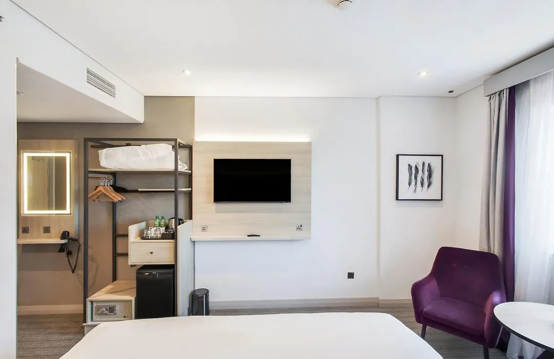 Premier Inn Dubai International Airport - An Emirates Group Company-1