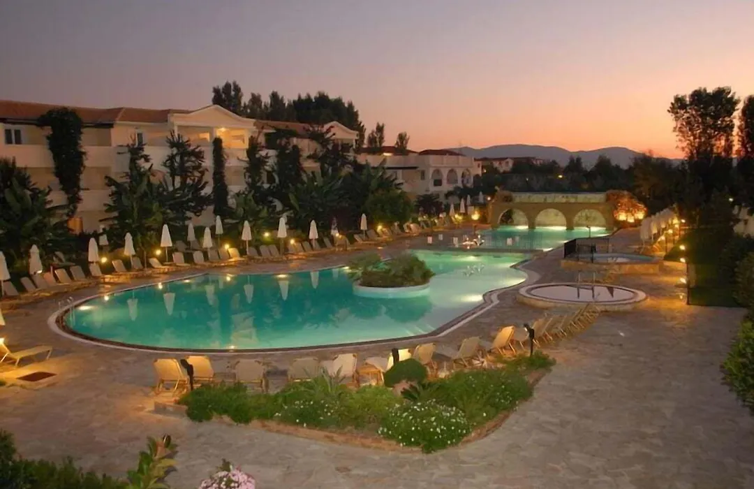Bitzaro Grande Hotel&Suites-1