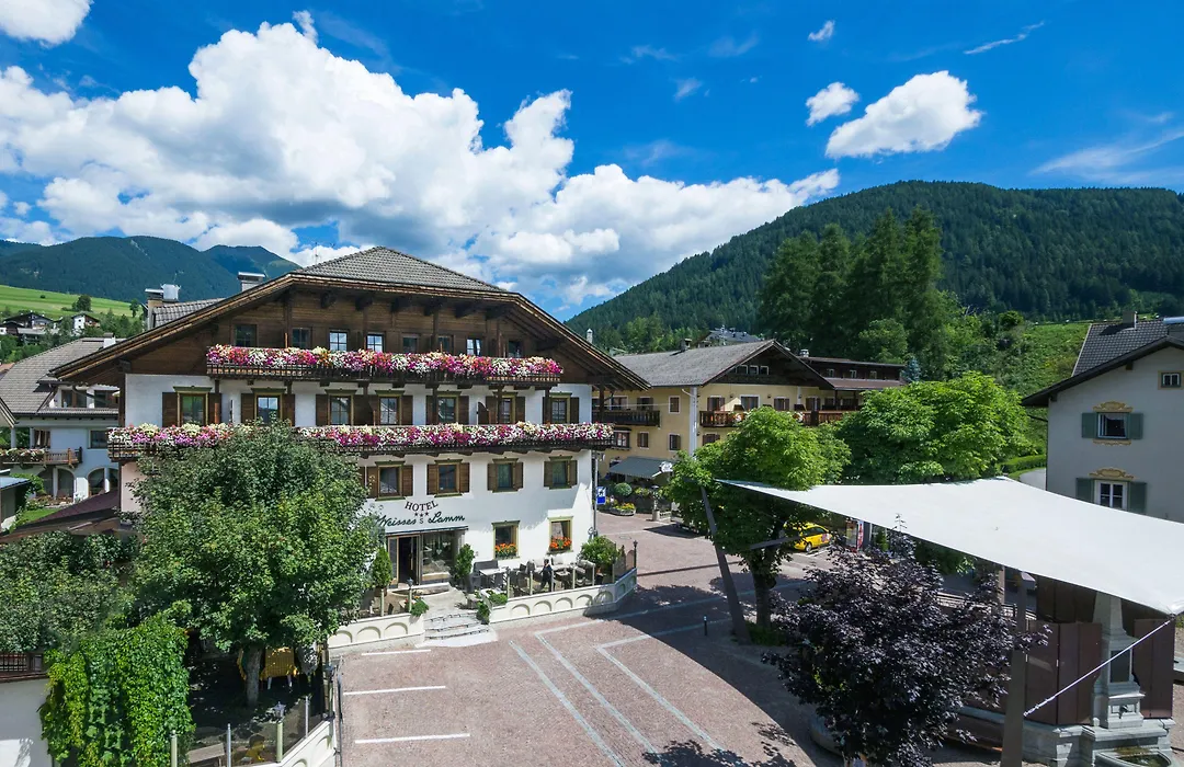 Hotel Weisses Lamm-1