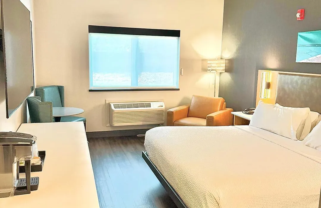 Creekside Hotel & Suites-1