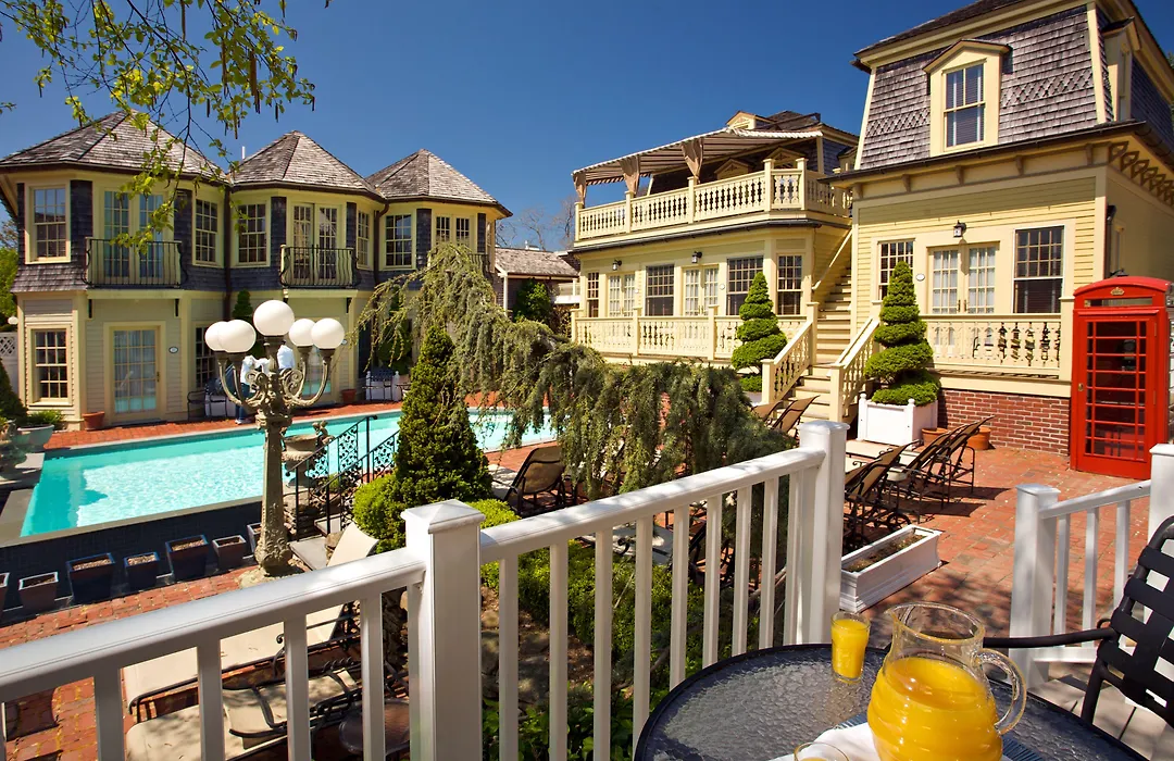 Brass Key Guesthouse Adults Only-1