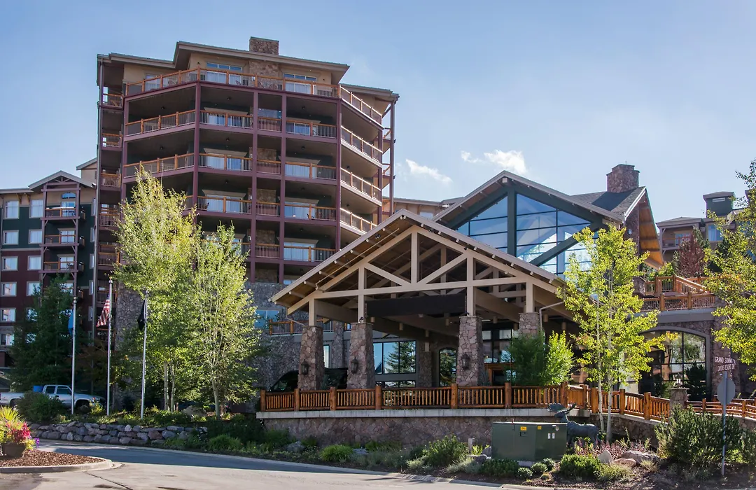 Canyons Village Condos By All Seasons Resort Lodging-1