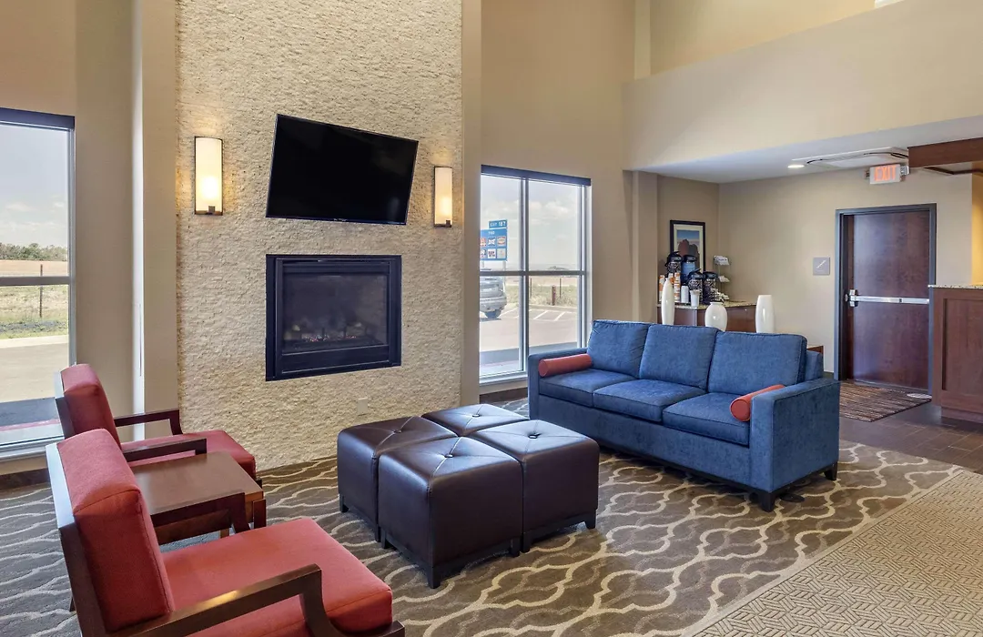 Comfort Inn & Suites Edgewood-1
