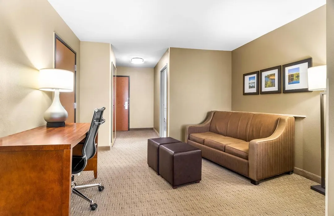 Comfort Suites-1