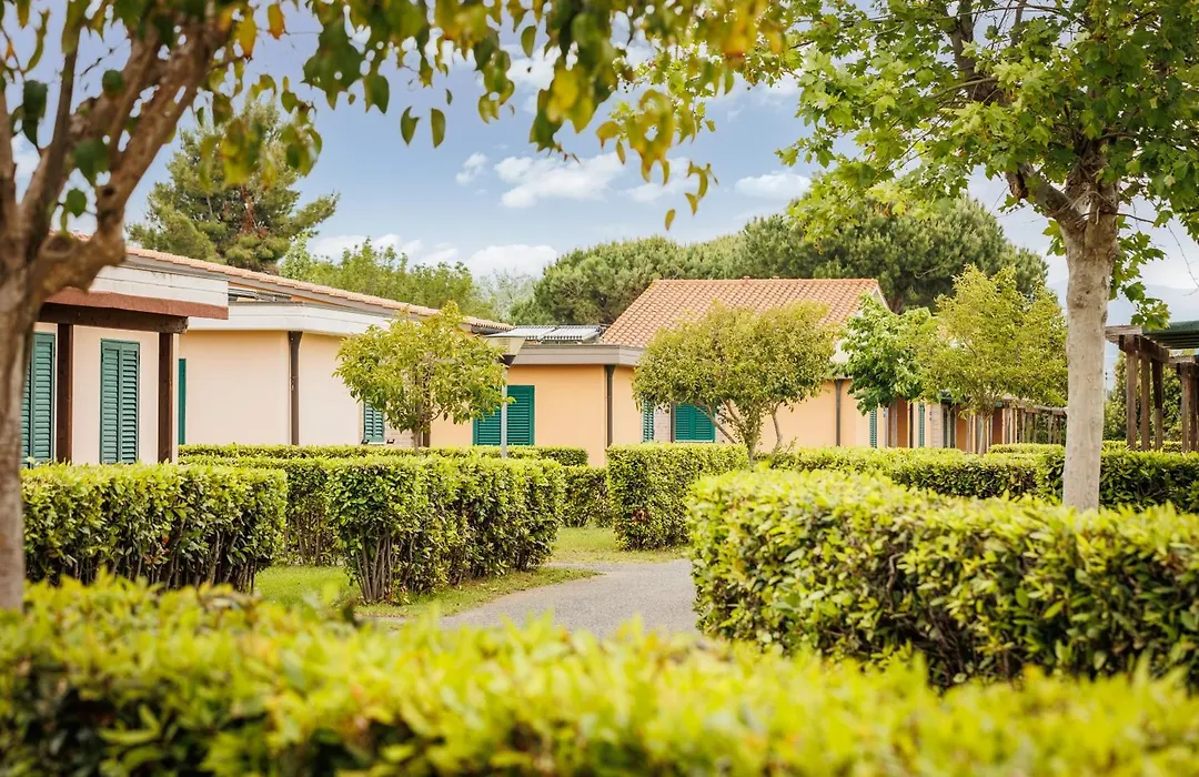 Villaggio Turistico La Cecinella-1