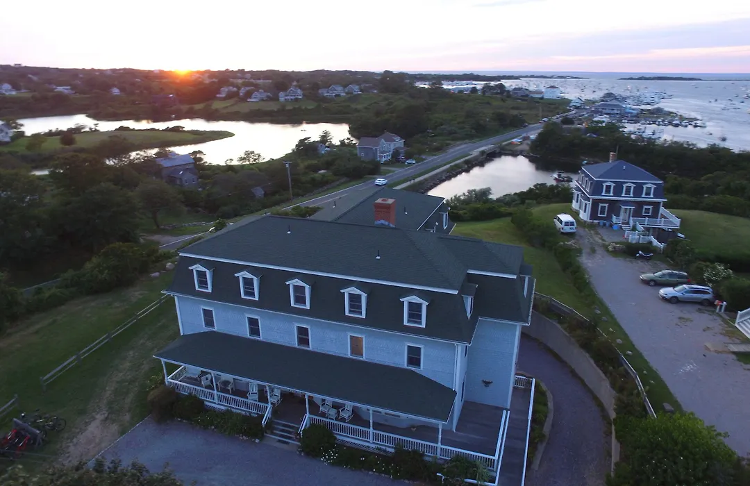 Payne'S Harbor View Inn-1