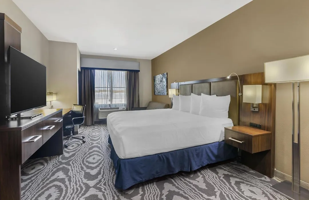 Best Western Plus Williston Hotel & Suites-1
