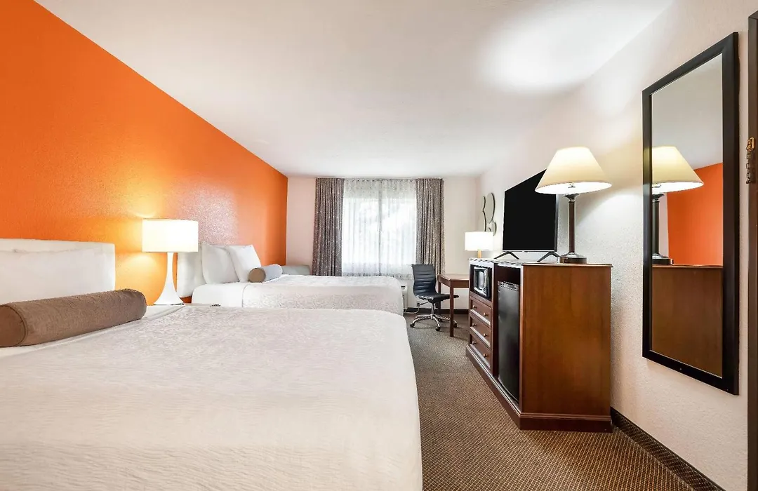 Howard Johnson By Wyndham Oacoma Hotel & Suites-1