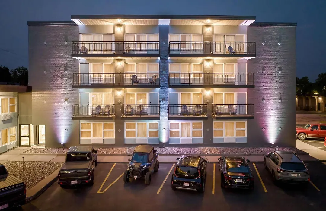 Clarion Pointe Rhinelander Downtown-1