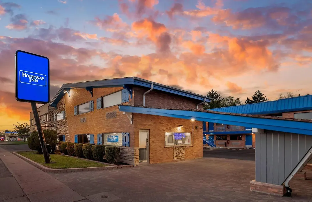 Rodeway Inn Lyons - La Grange-1