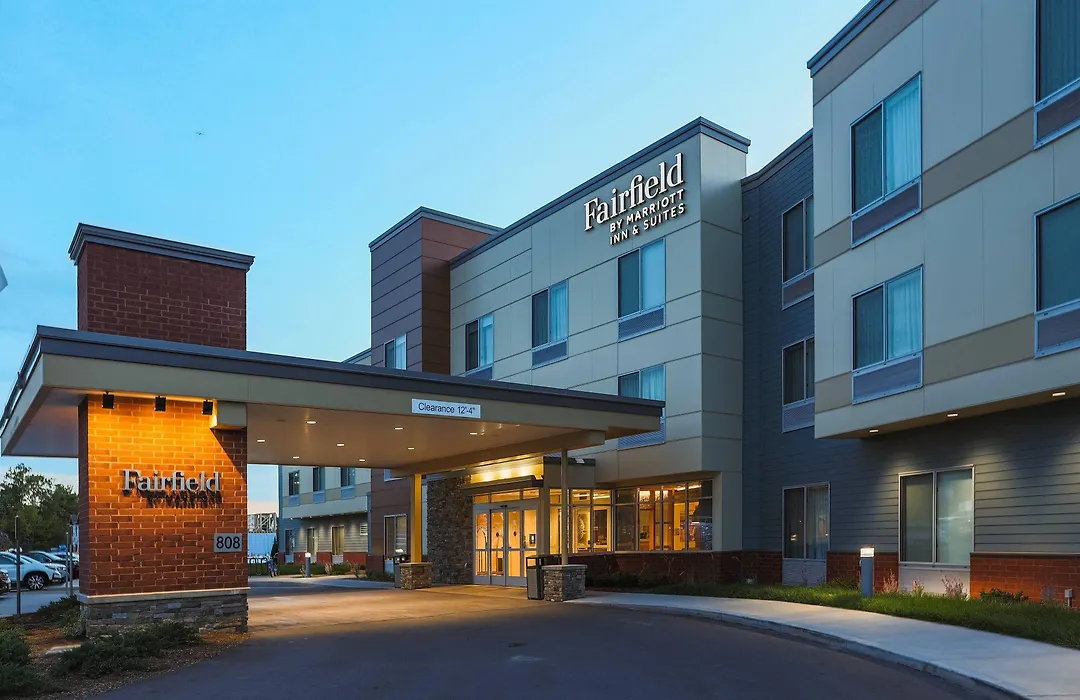 Fairfield Inn & Suites Marquette-1