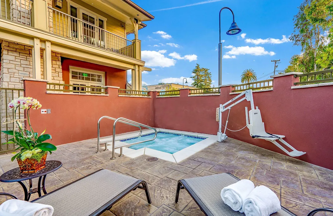 The Agrarian Hotel; Best Western Signature Collection-1