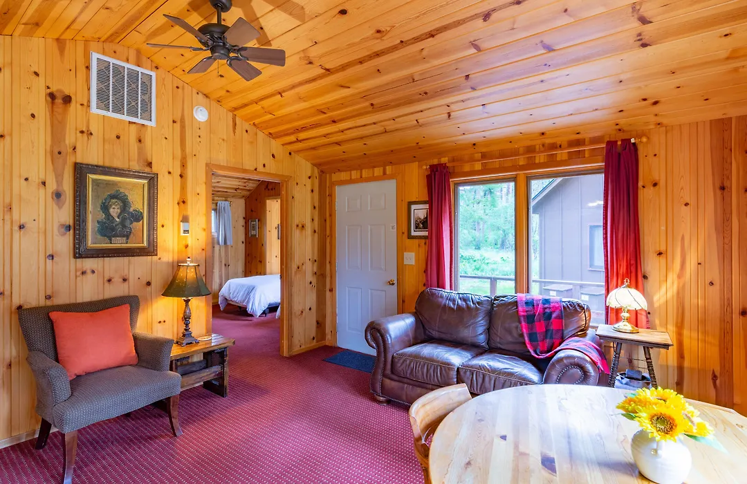 Lake Creek Lodge-1