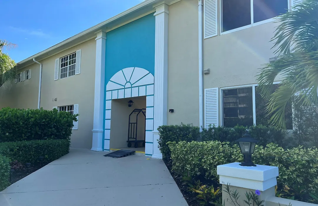Gulfstream Manor-1