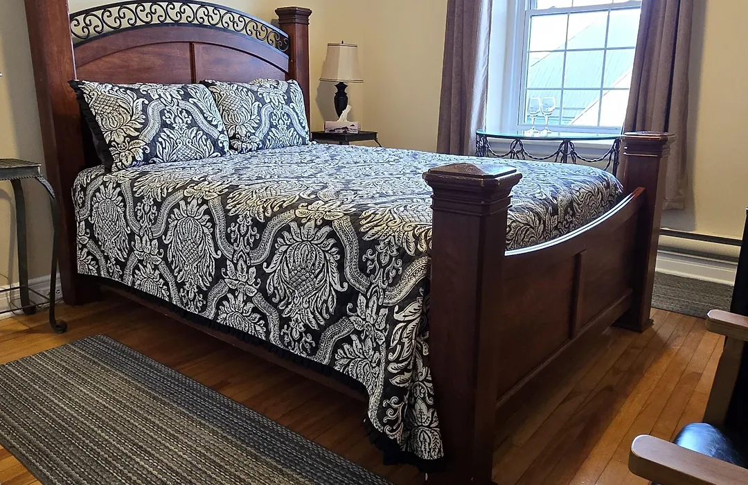Baldachin Inn-1