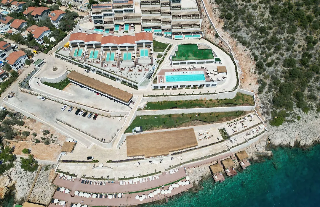 Lures Hotel-1
