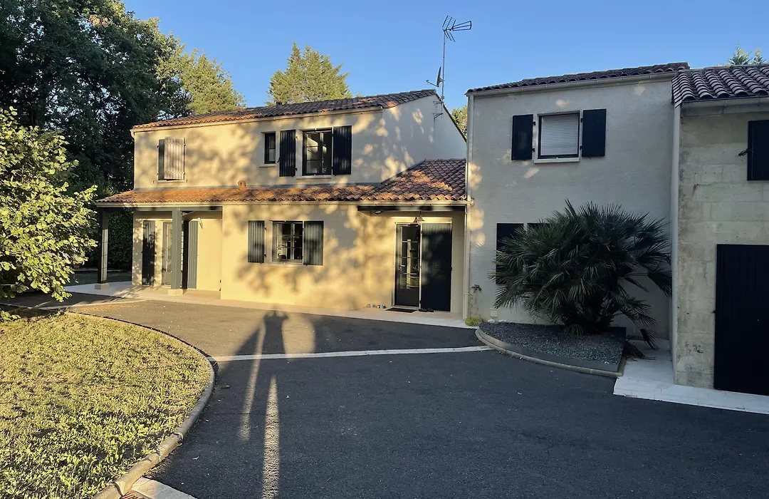 Le Clos des Lilas-1