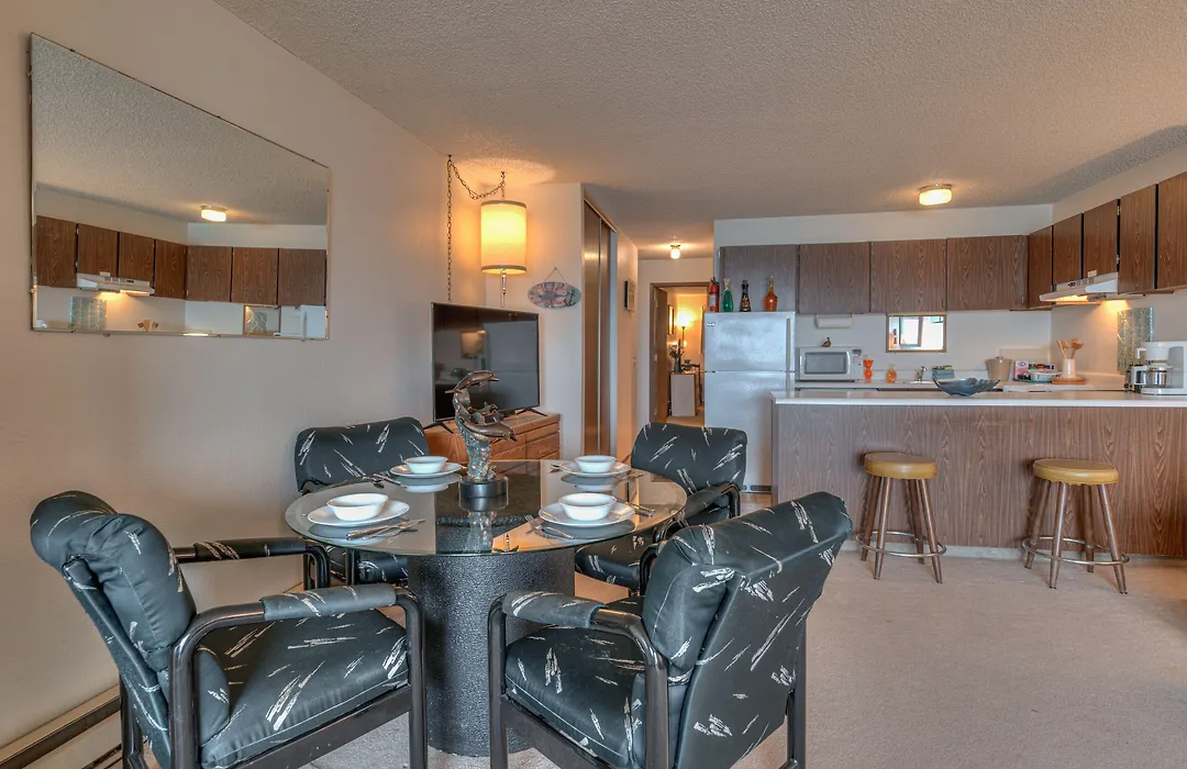 Surftides Plaza Rentals-1