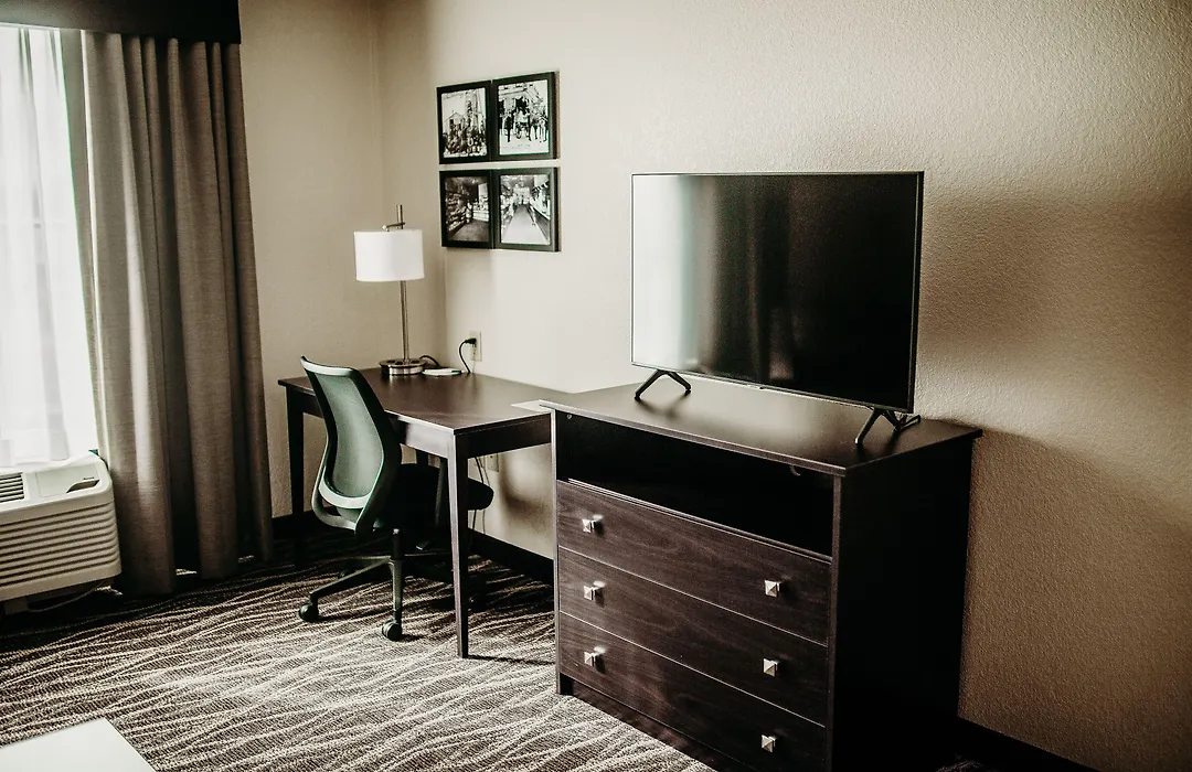 Cobblestone Hotel & Suites International Falls-1