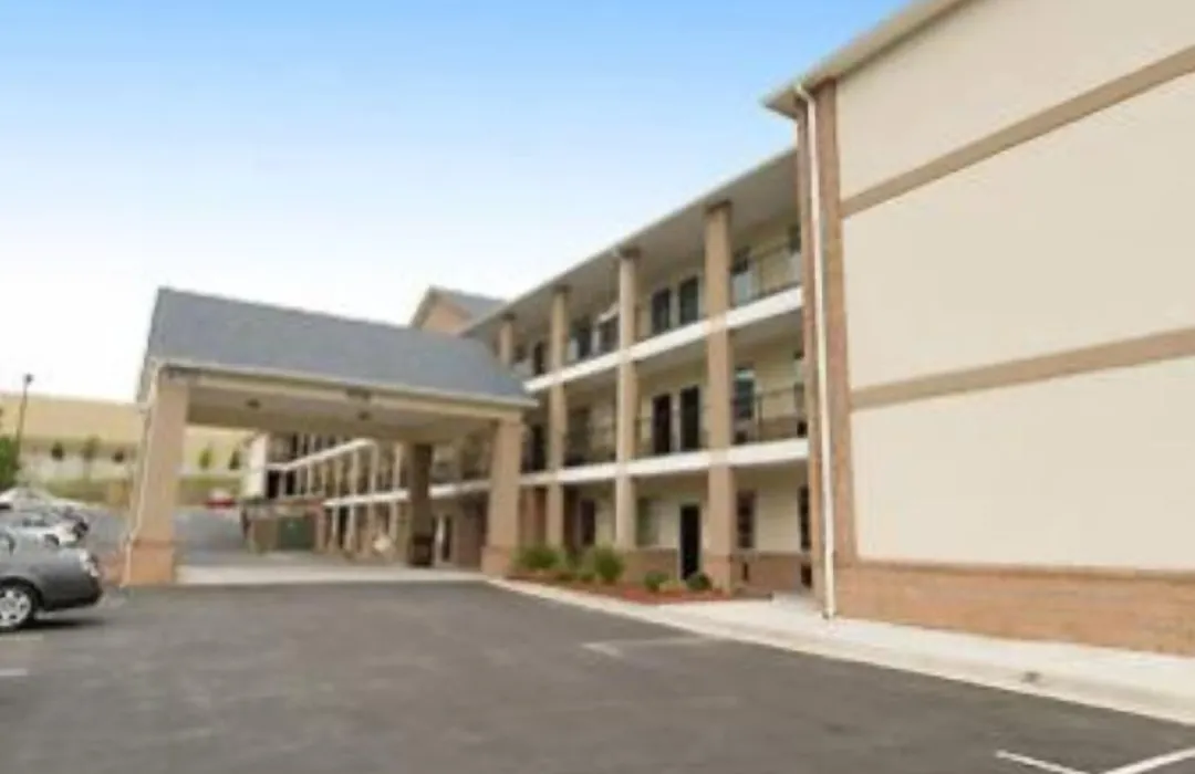 Garden Inn Hotel-1