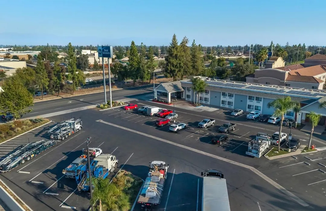 Best Western Town & Country Lodge-1