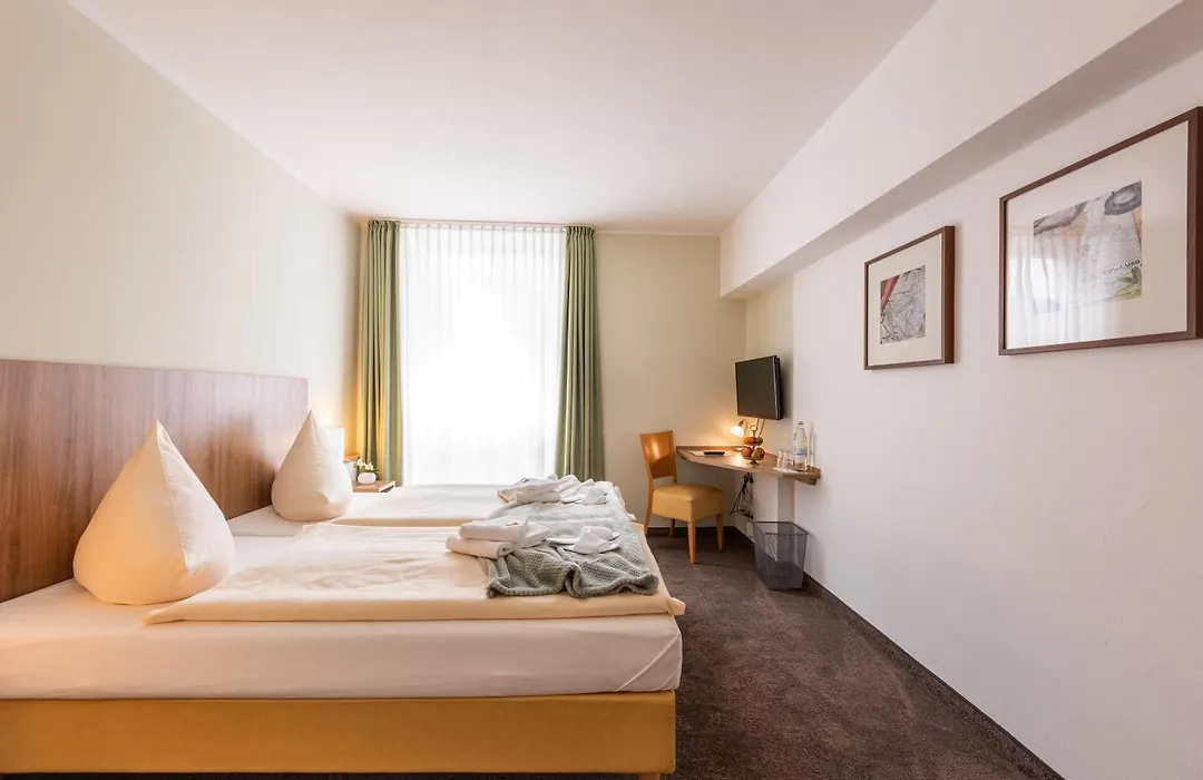 Hotel Nibelungen Hof-1