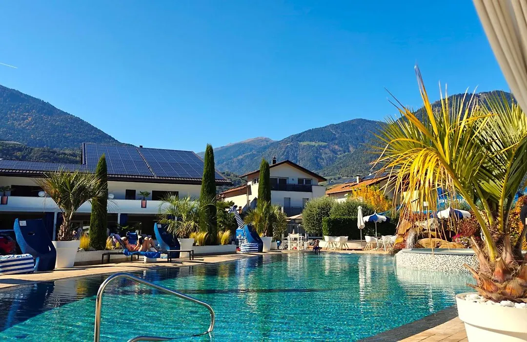 SCHLOSSHOF SÜDTIROL - Hotel&Camping Resort-1