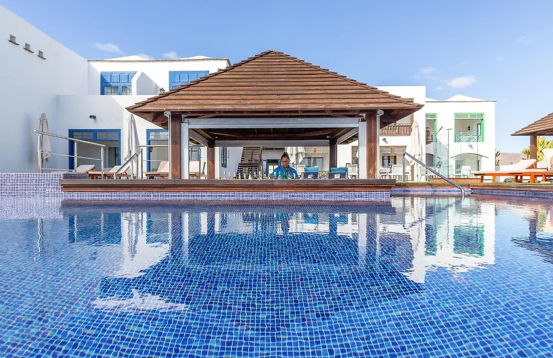 Hotel Livvo Volcan Lanzarote-1