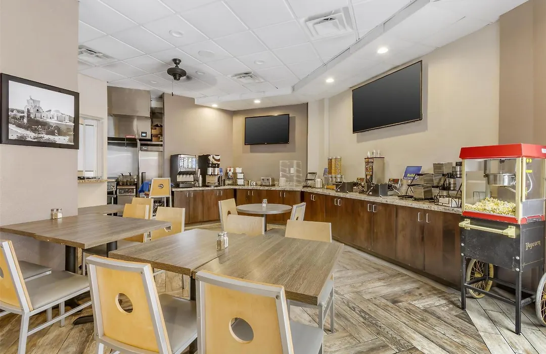 Best Western Innsuites Tucson Foothills Hotel & Suites-1