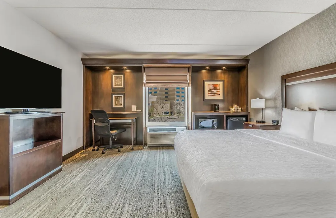 Hampton Inn & Suites Detroit/Airport Romulus-1