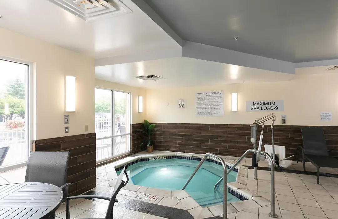 Fairfield Inn & Suites By Marriott Milwaukee Airport-1
