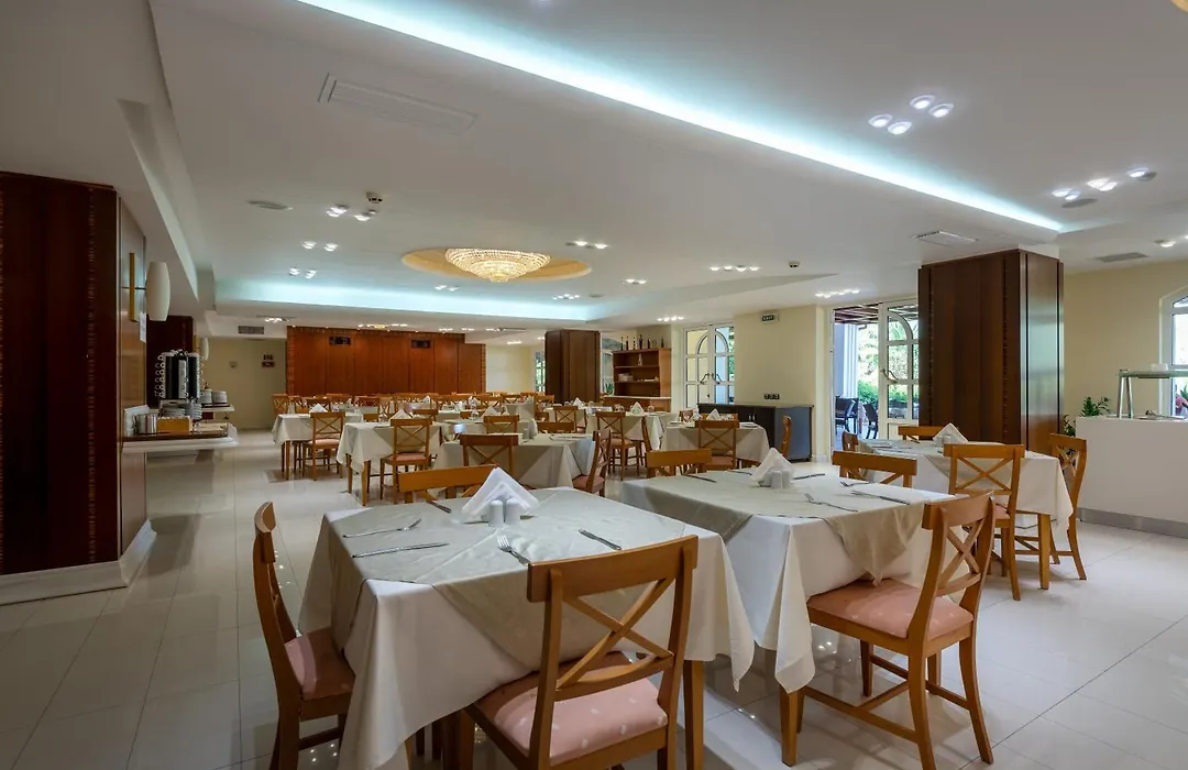 Crithoni'S Paradise Hotel-1