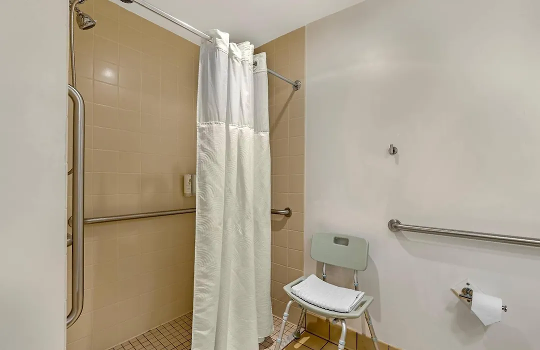 Country Inn & Suites By Radisson, Des Moines West, Ia-1