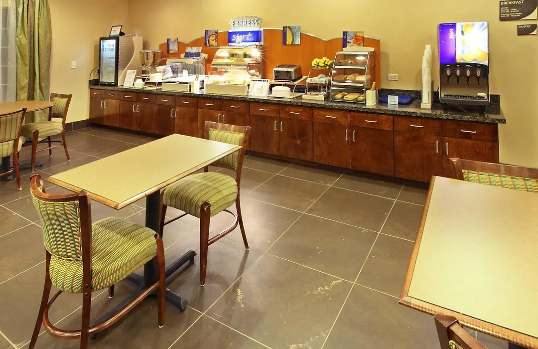Holiday Inn Express Hotel & Suites Carthage By Ihg-1