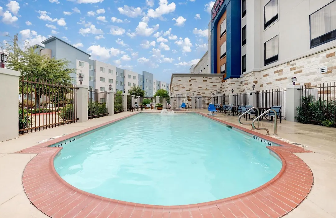 Hampton Inn And Suites Houston Pasadena-1