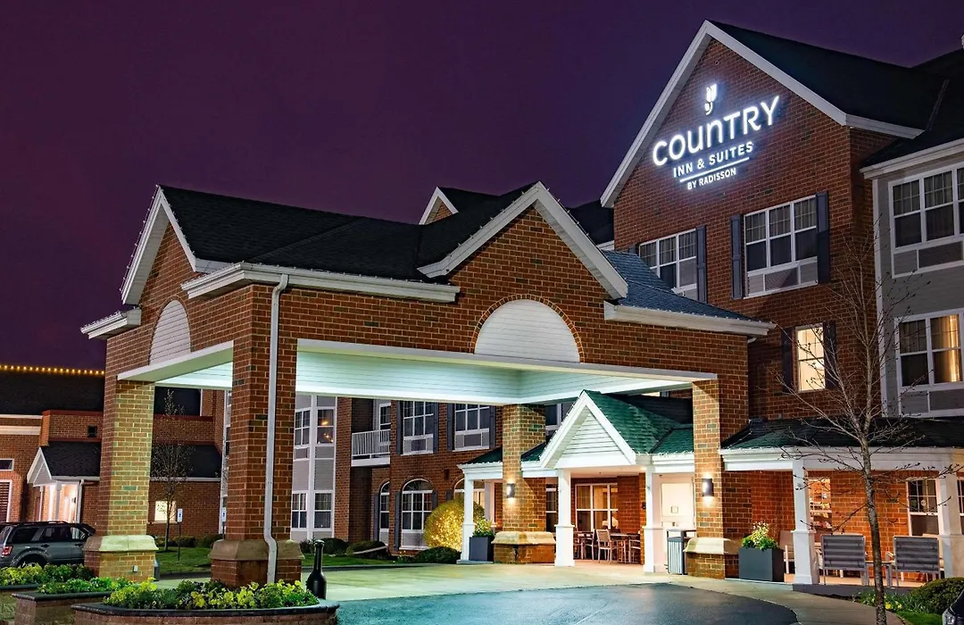 Country Inn & Suites By Radisson, Milwaukee West Brookfield , Wi-1