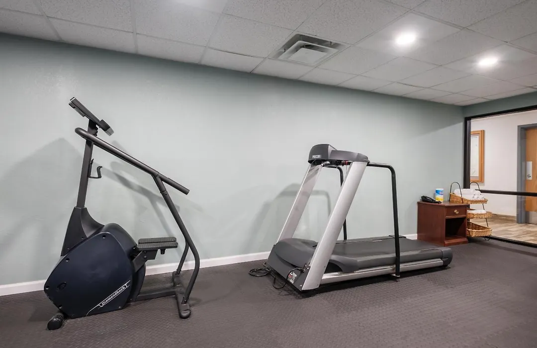 Baymont By Wyndham Louisville Airport South-1