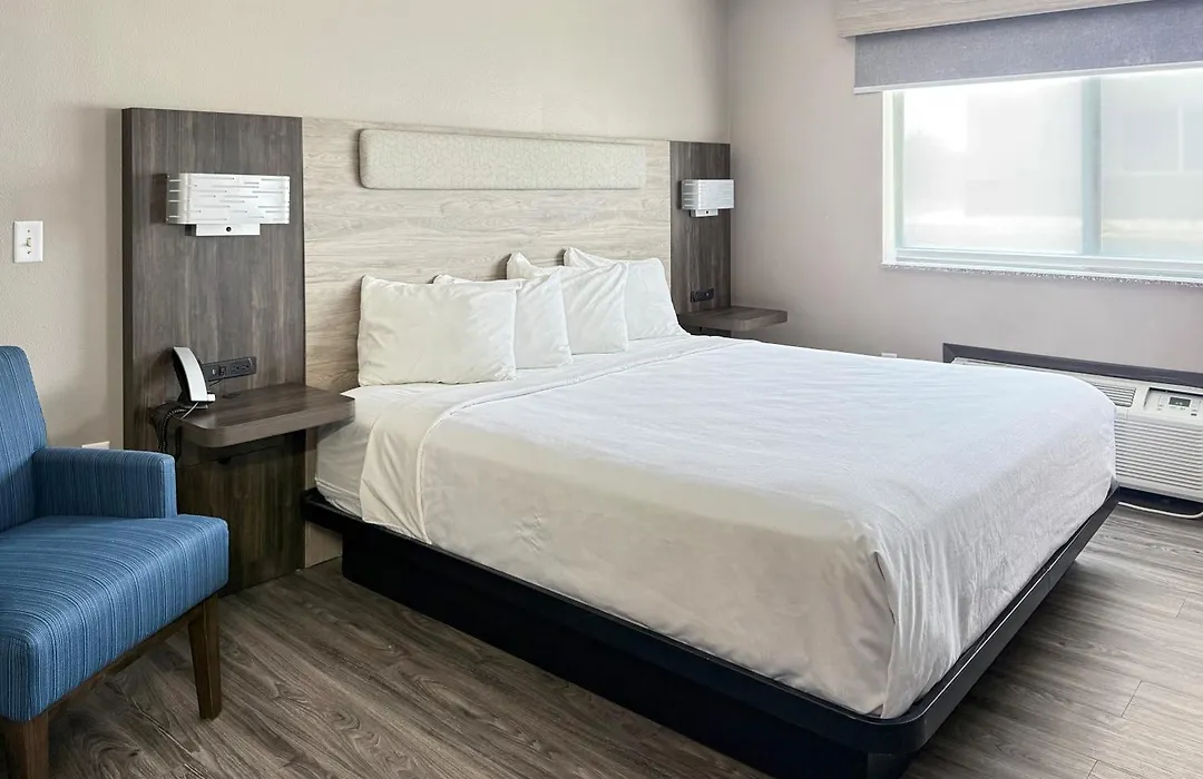 Reston Inn & Suites-1