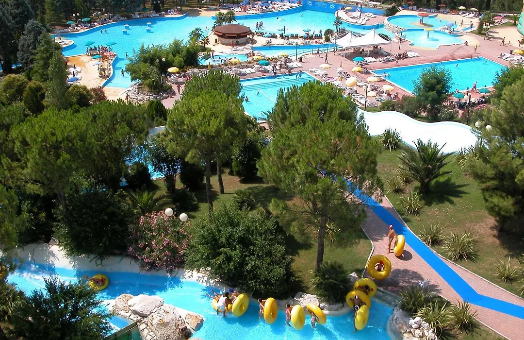 Centro Vacanze Verde Azzurro-1