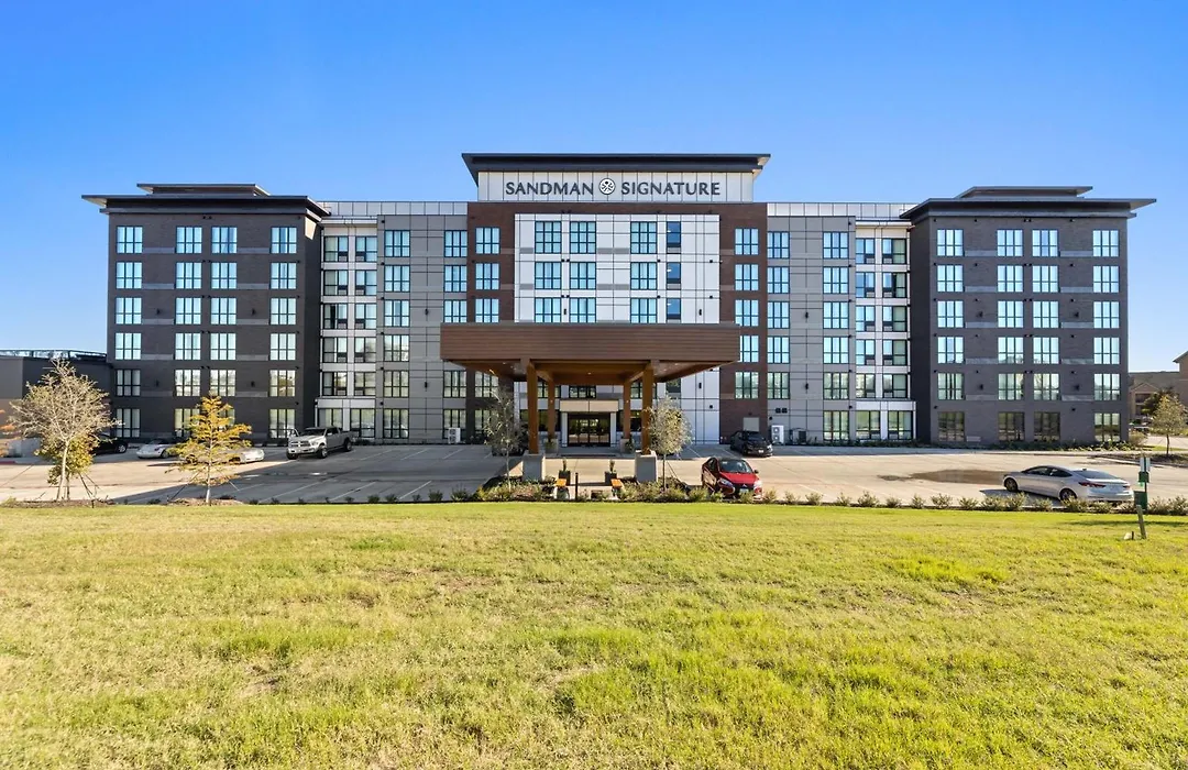 Sandman Signature Dallas Las Colinas Hotel & Suites-1