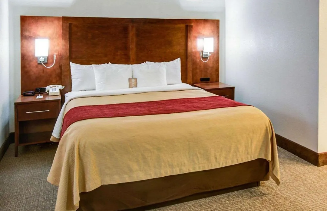 Comfort Inn Redding Near I-5-1