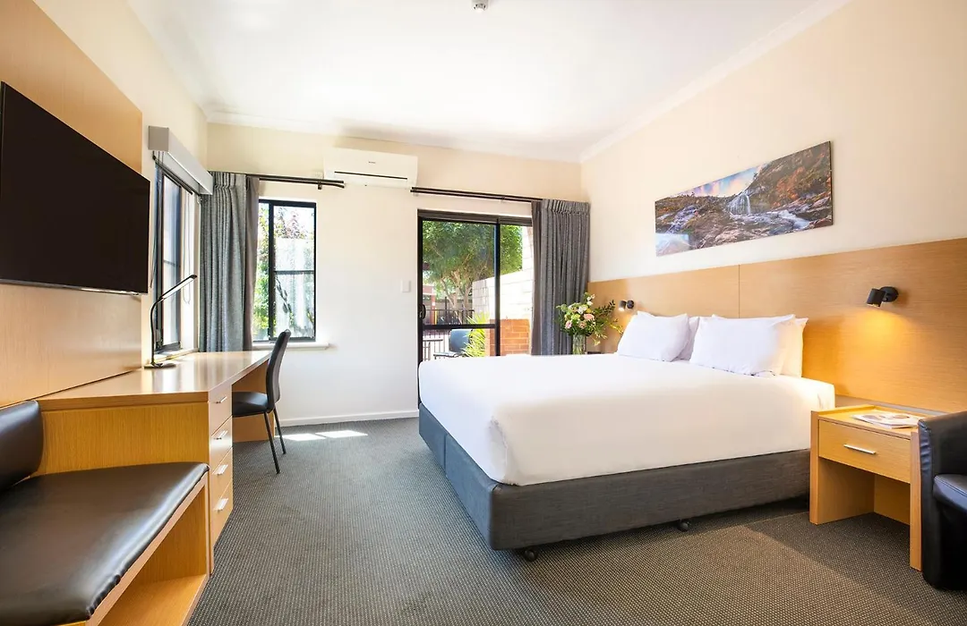Country Comfort Perth-1
