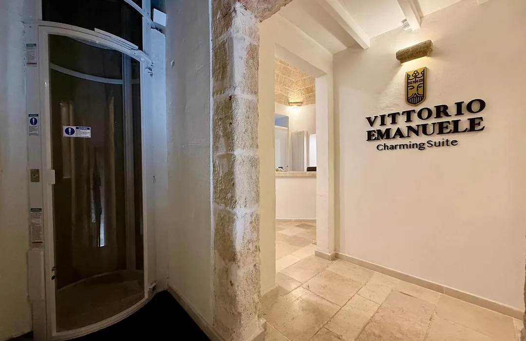 Vittorio Emanuele Charming Suites-1