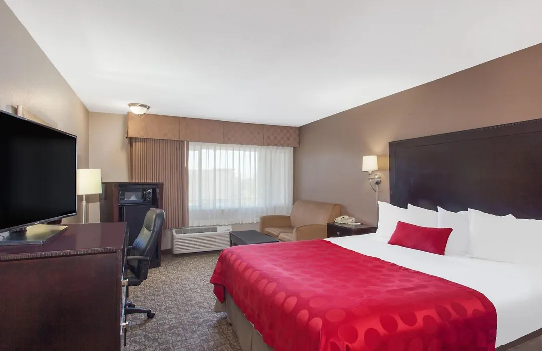 Ramada By Wyndham Fresno North-1