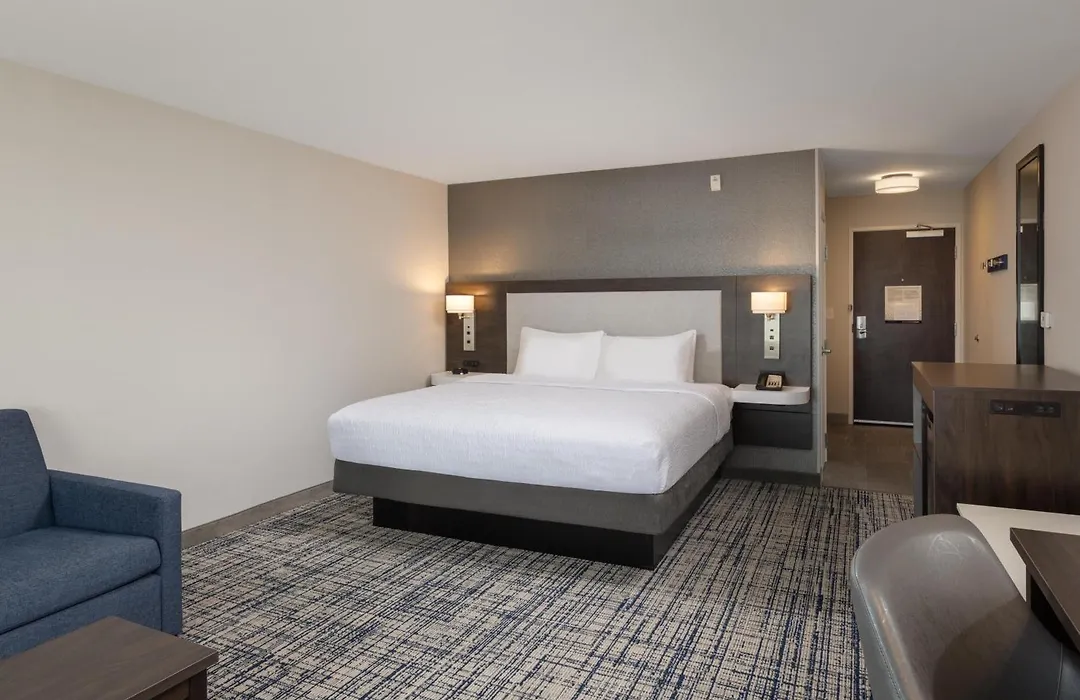 Hampton Inn & Suites Manteca-1