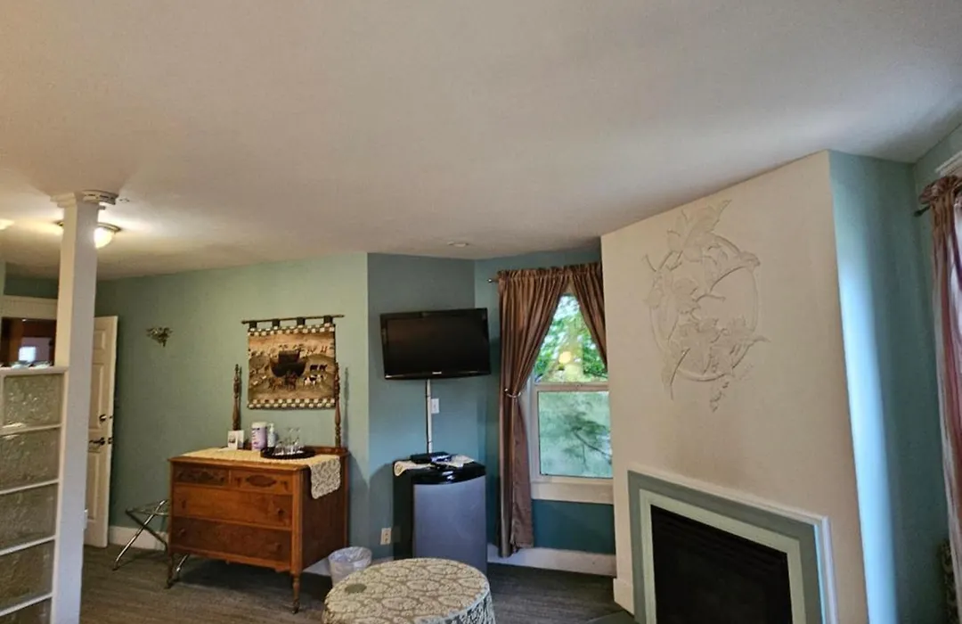 Heartwood Inn-1